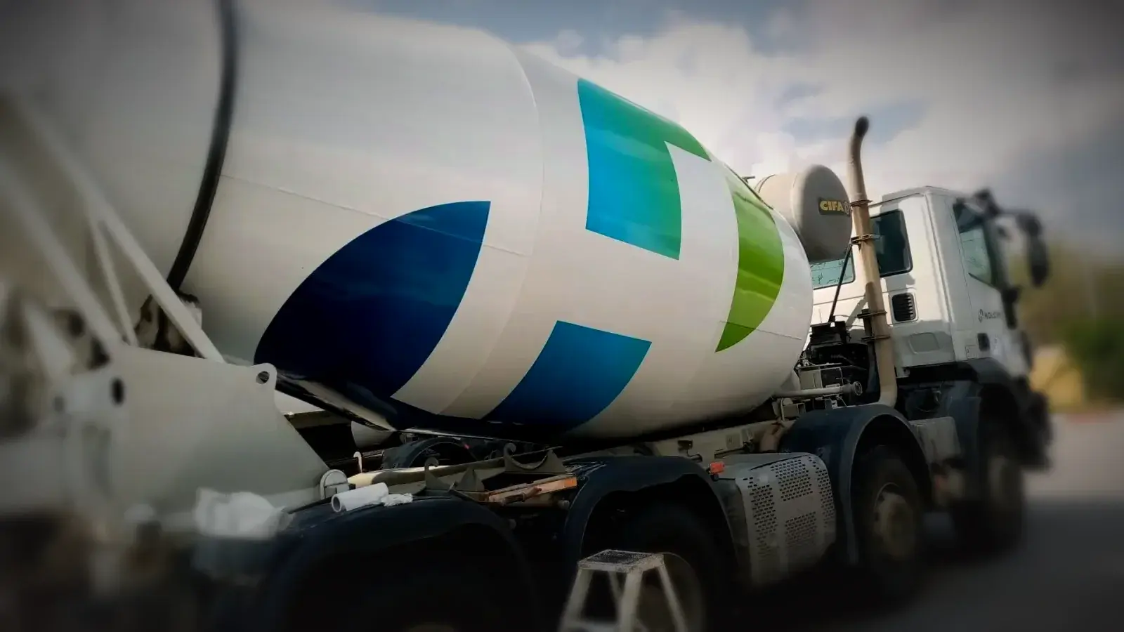 Inscripționare camion – Holcim