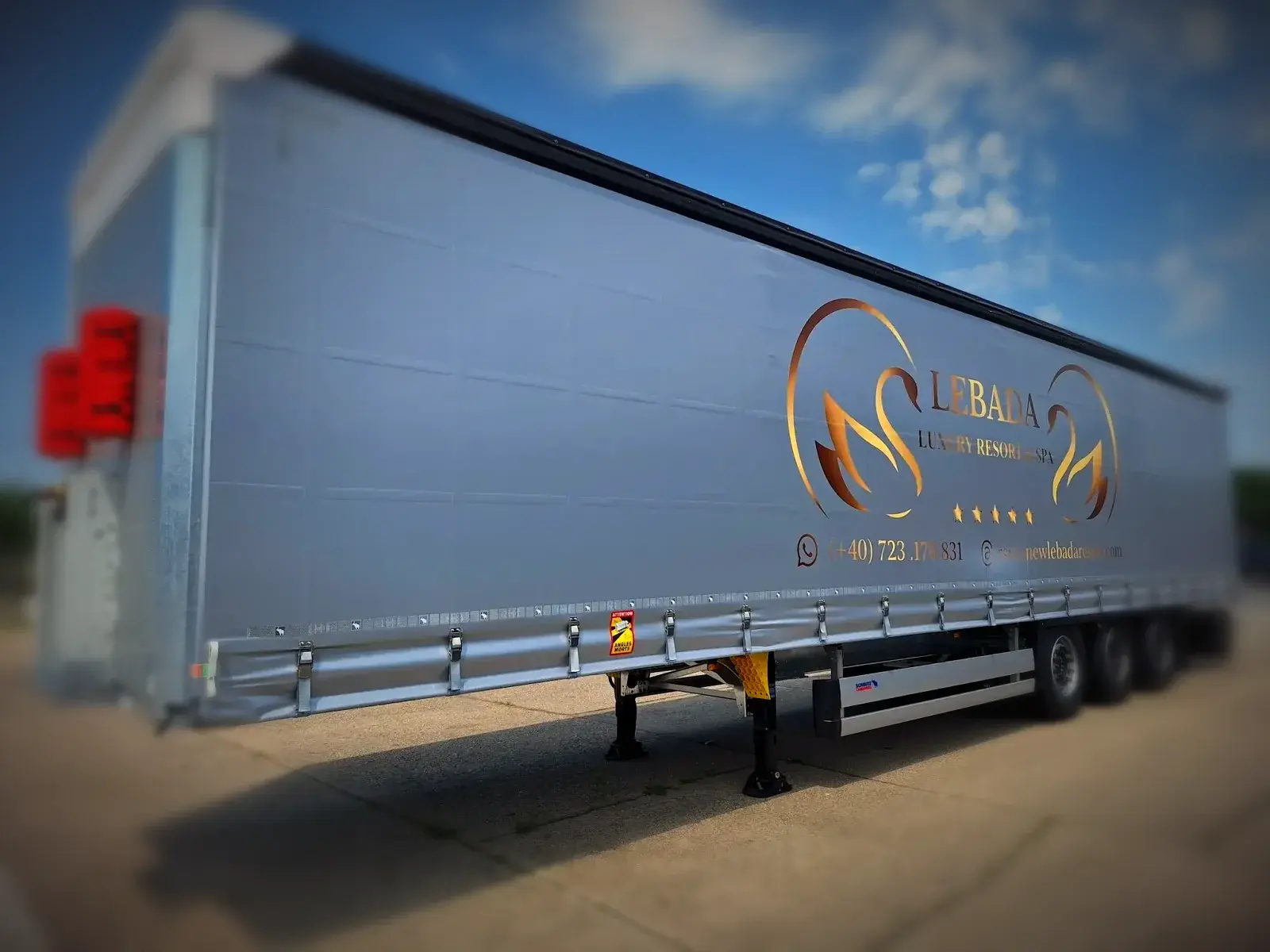 Inscripționare camion – Lebada Luxury