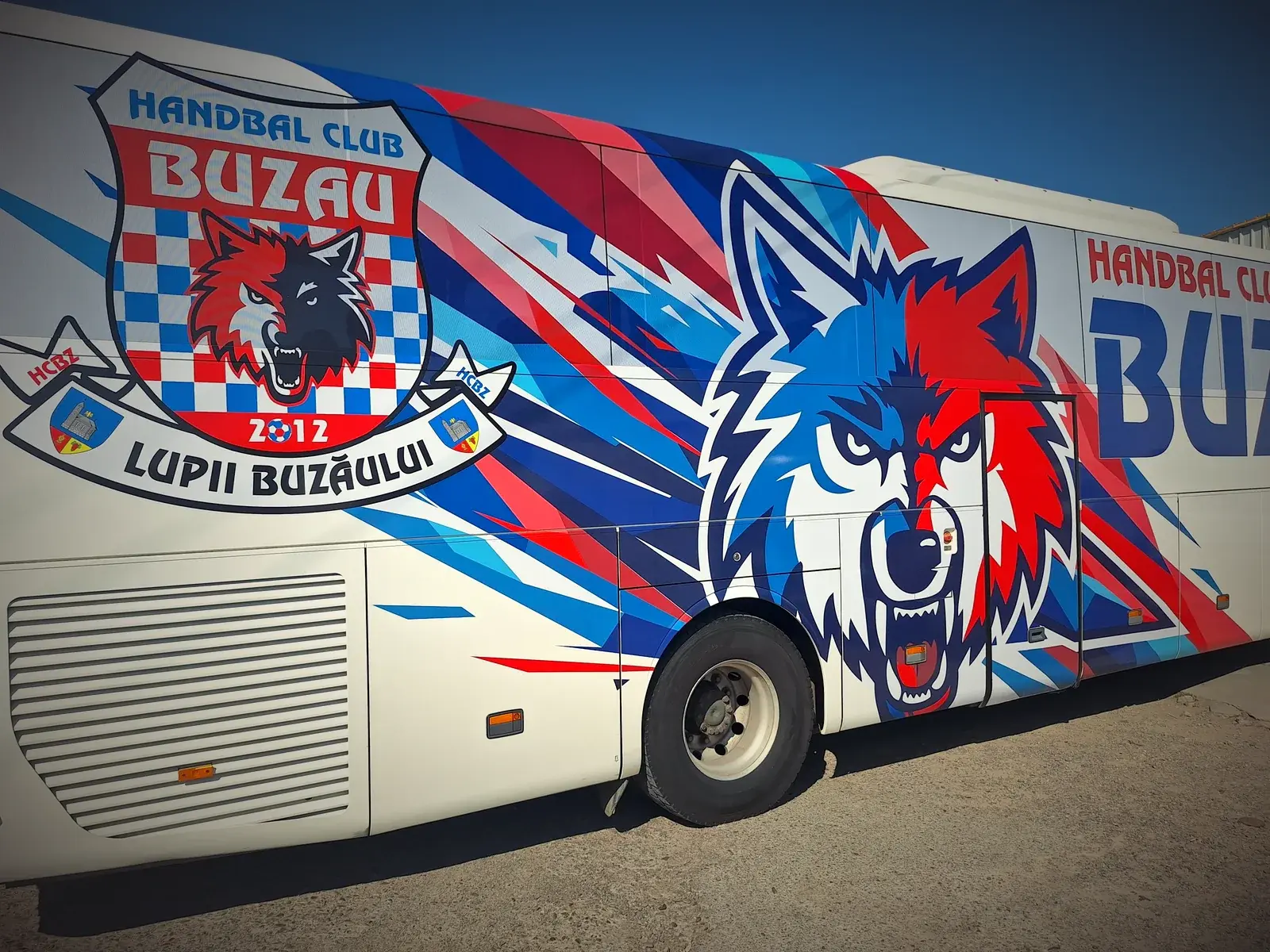 Handbal Club Buzău – autocarul echipei (1 din 5)