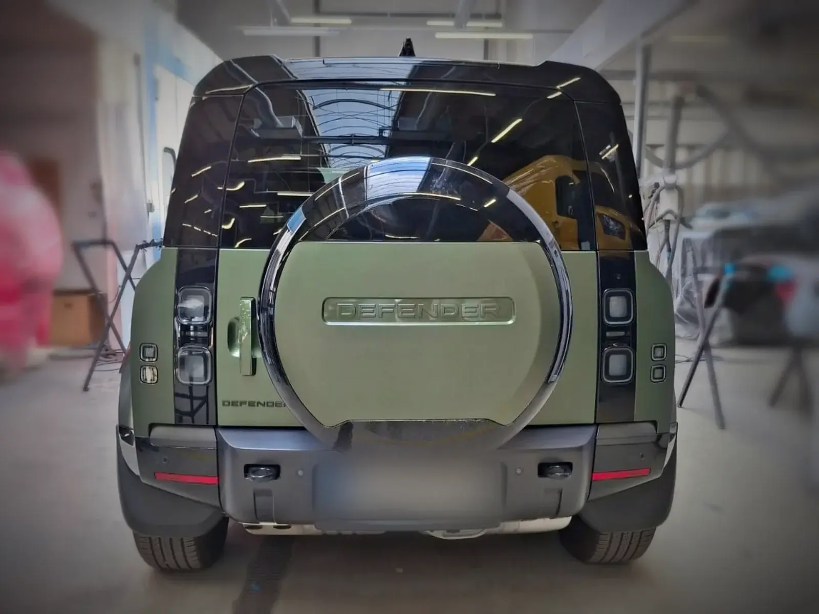 Land Rover Defender – folie PPF mată (2 din 5)