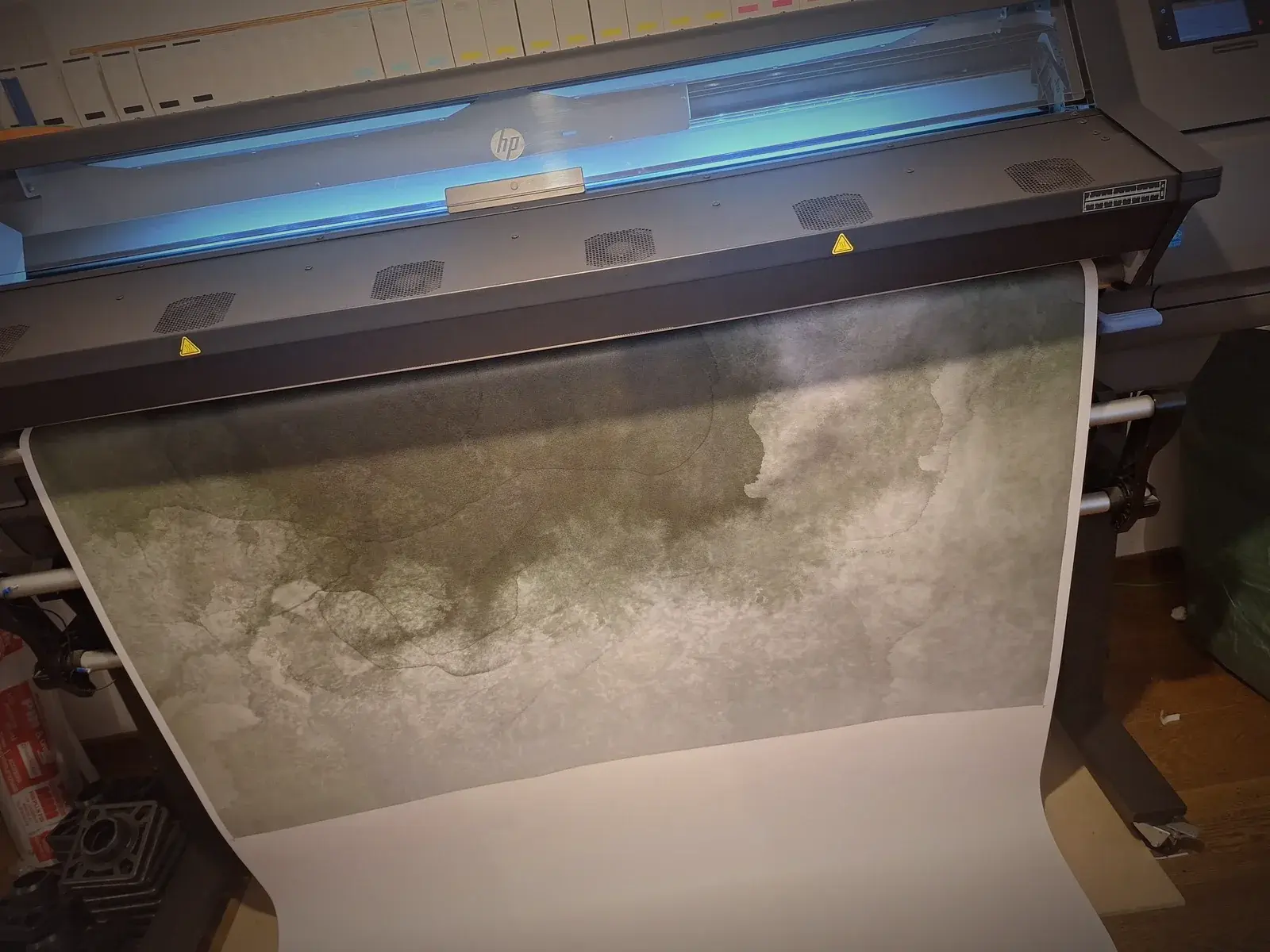 Tapetul pe plotter – printat în atelierul B360 (1 din 3)